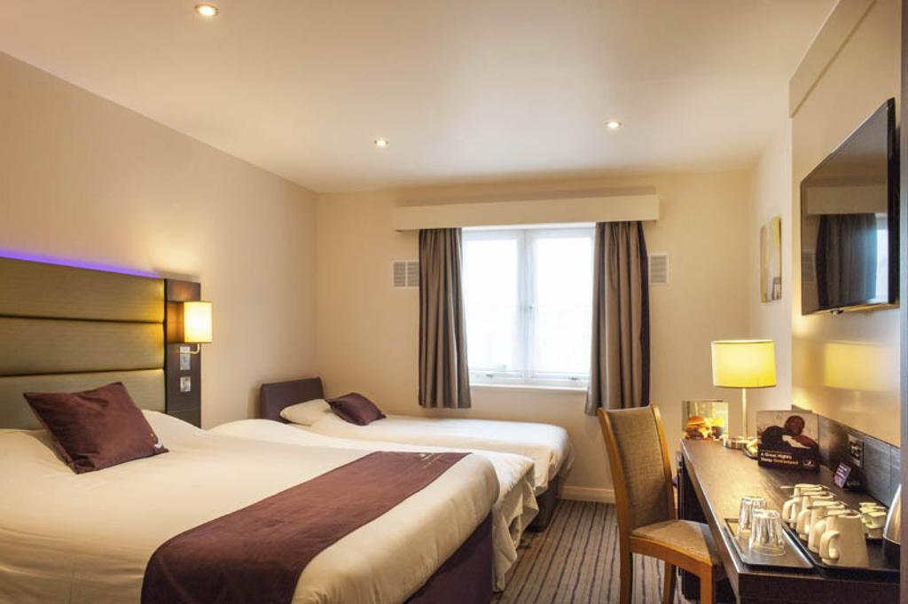 Premier Inn Dunfermline Rum bild