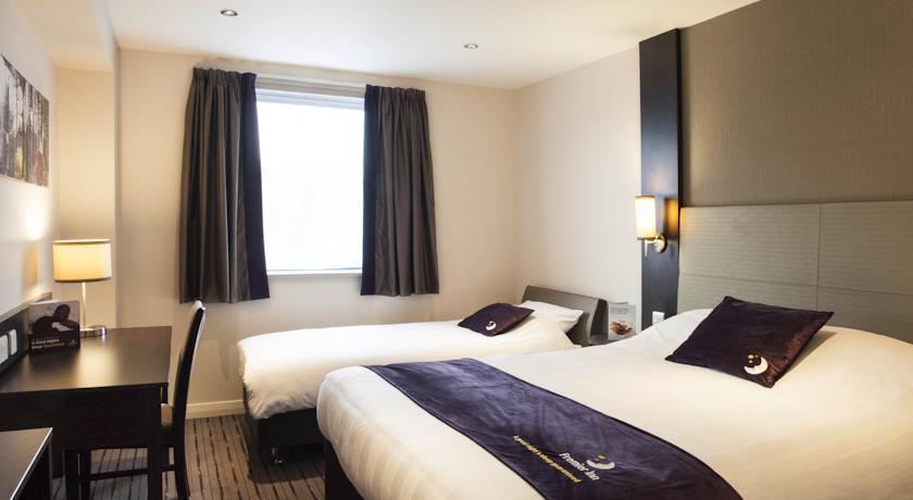 Premier Inn Dunfermline Rum bild